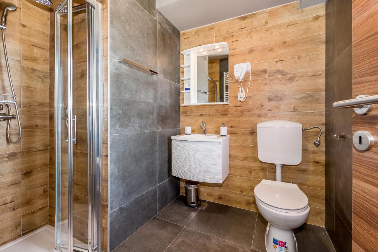 Slatki Snovi II Hotell Knin Exteriör bild