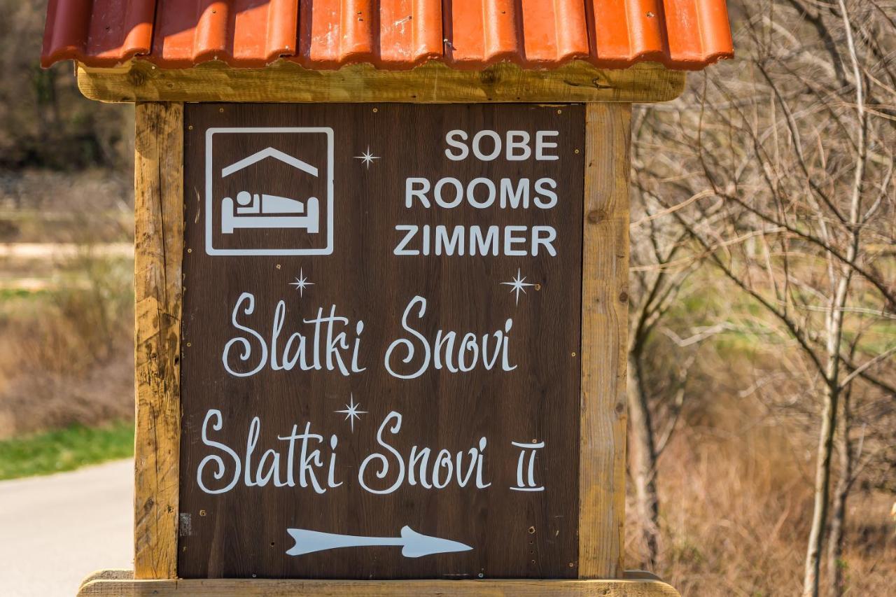 Slatki Snovi II Hotell Knin Exteriör bild